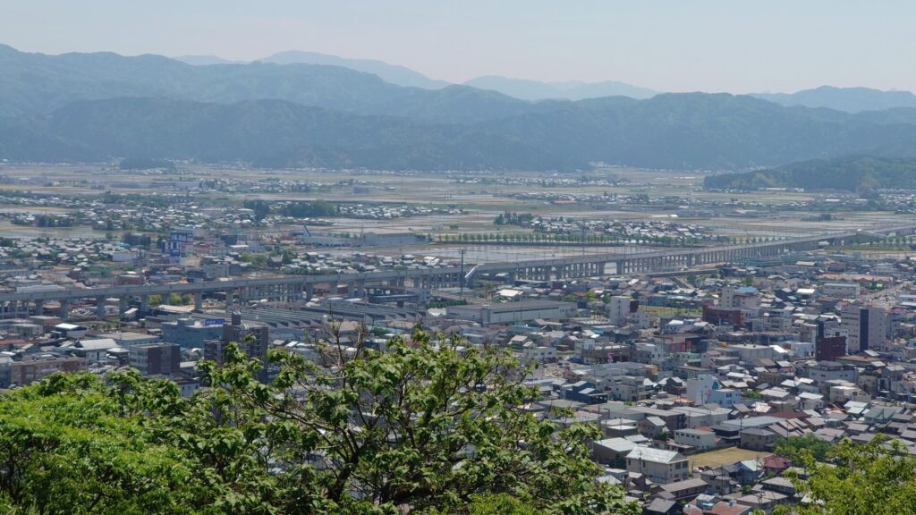 福井県の北陸新幹線ビュースポット（撮影地）「八幡山」南側方面