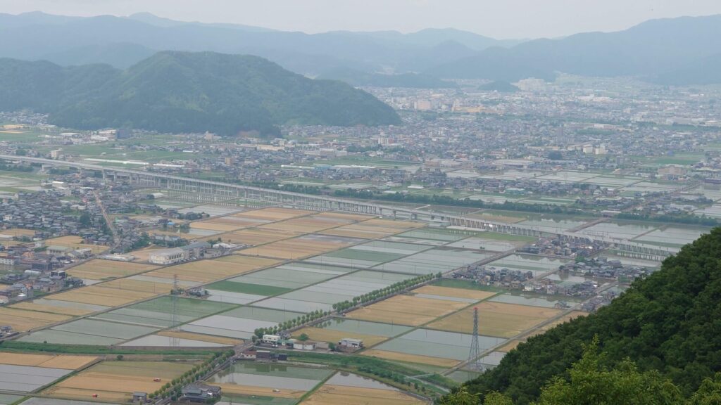 福井県の北陸新幹線ビュースポット（撮影地）「南三里山」西側方面