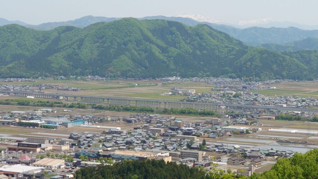 福井県の北陸新幹線ビュースポット（撮影地）「村国山」東側方面