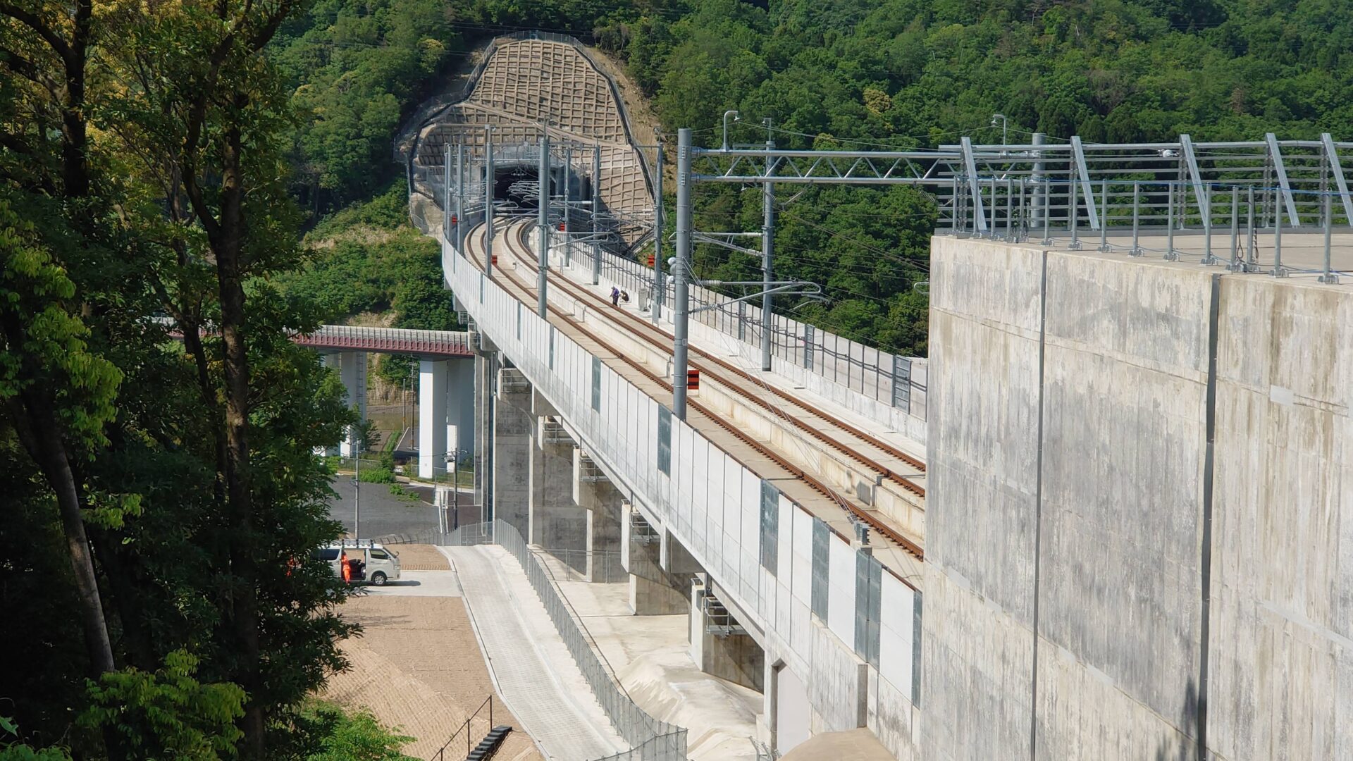 福井県の北陸新幹線ビュースポット（撮影地）「新北陸トンネル 南口」南側方面