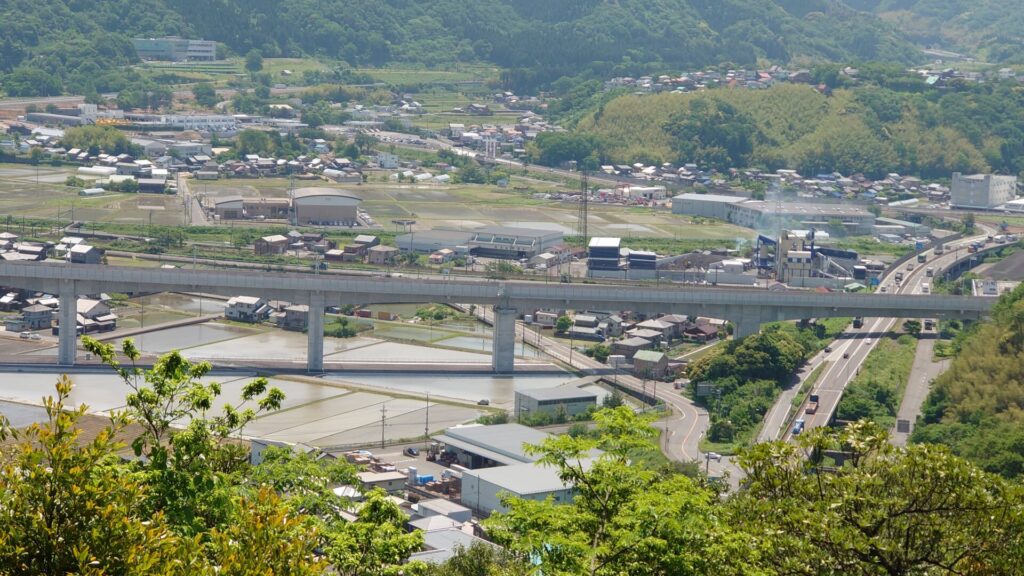 福井県の北陸新幹線ビュースポット（撮影地）「天筒山」南側方面