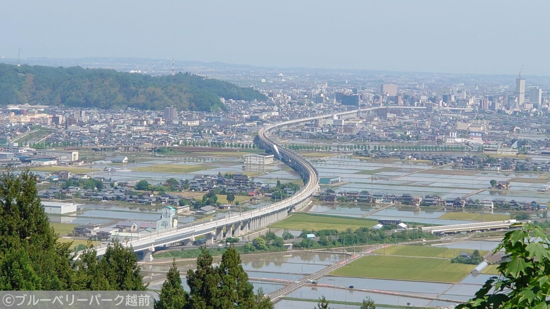福井県の北陸新幹線ビュースポット（撮影地）「文殊山 二上ルート 中腹」北側方面