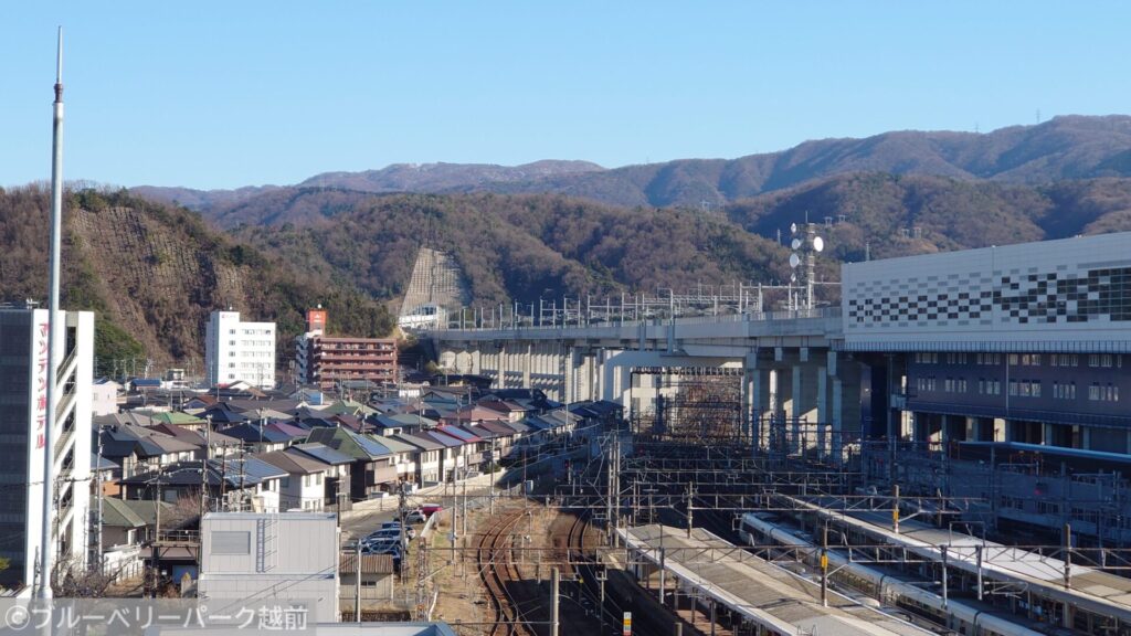 福井県の北陸新幹線ビュースポット（撮影地）「敦賀市駅前立体駐車場」北側方面